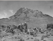 Even uitblazen tijdens de beklimming van de Kilimanjaro